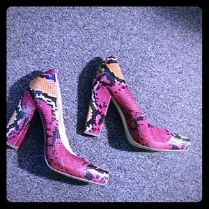 Multicolornake print chunky heel shoe